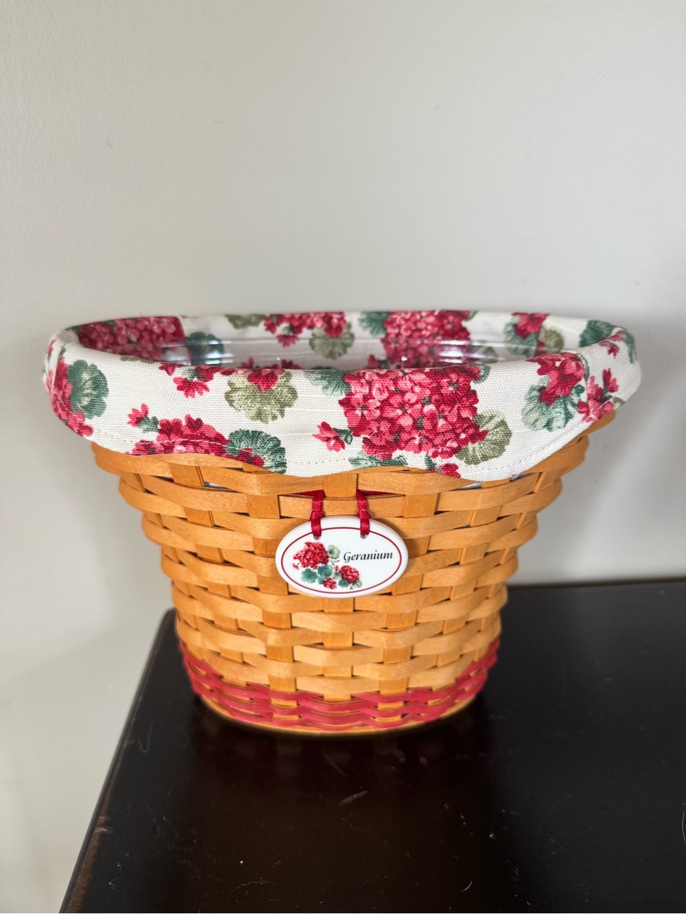 Longaberger 2002 May Series Geranium
Basket